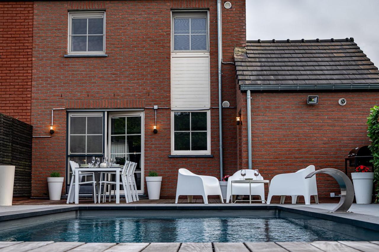 Chez Sabine Et Eric Maison Pour 6 Personnes Avec Piscine Chauffee Andenne エクステリア 写真