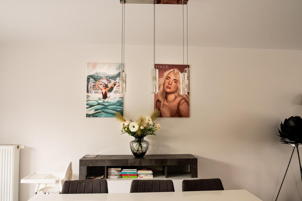 Chez Sabine Et Eric Maison Pour 6 Personnes Avec Piscine Chauffee Andenne エクステリア 写真