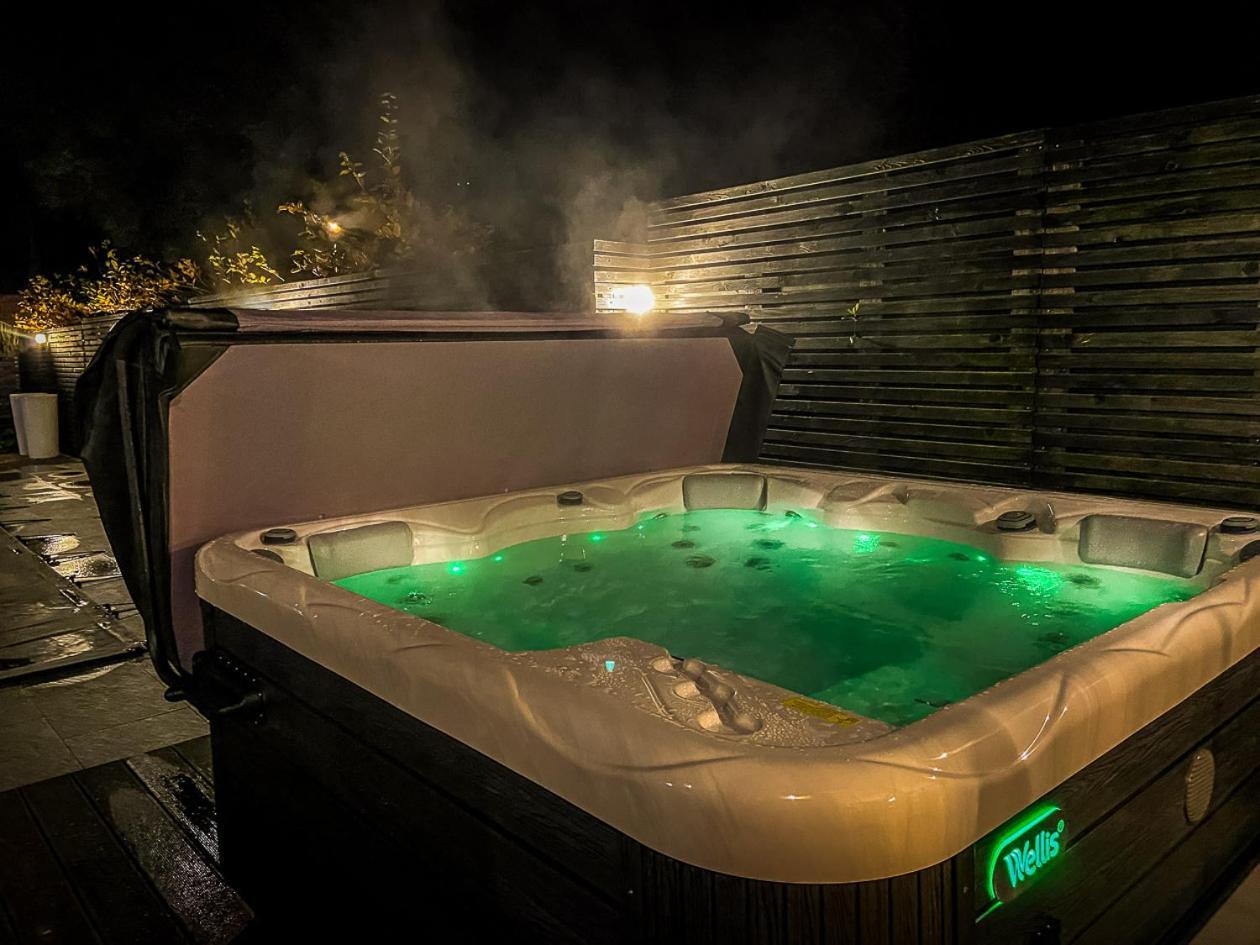 Chez Sabine Et Eric Maison Pour 6 Personnes Avec Piscine Chauffee Andenne エクステリア 写真